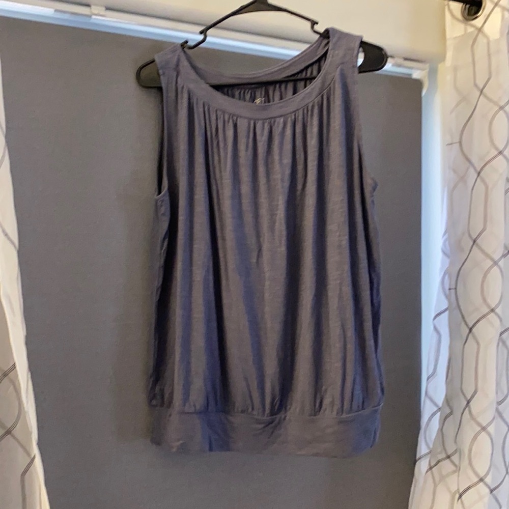 Cute dusty blue top